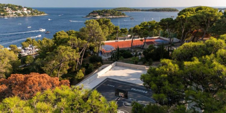 Hvar dobio novo igralište za 3×3 košarku u “Šumici”: Mali teren, veliki snovi