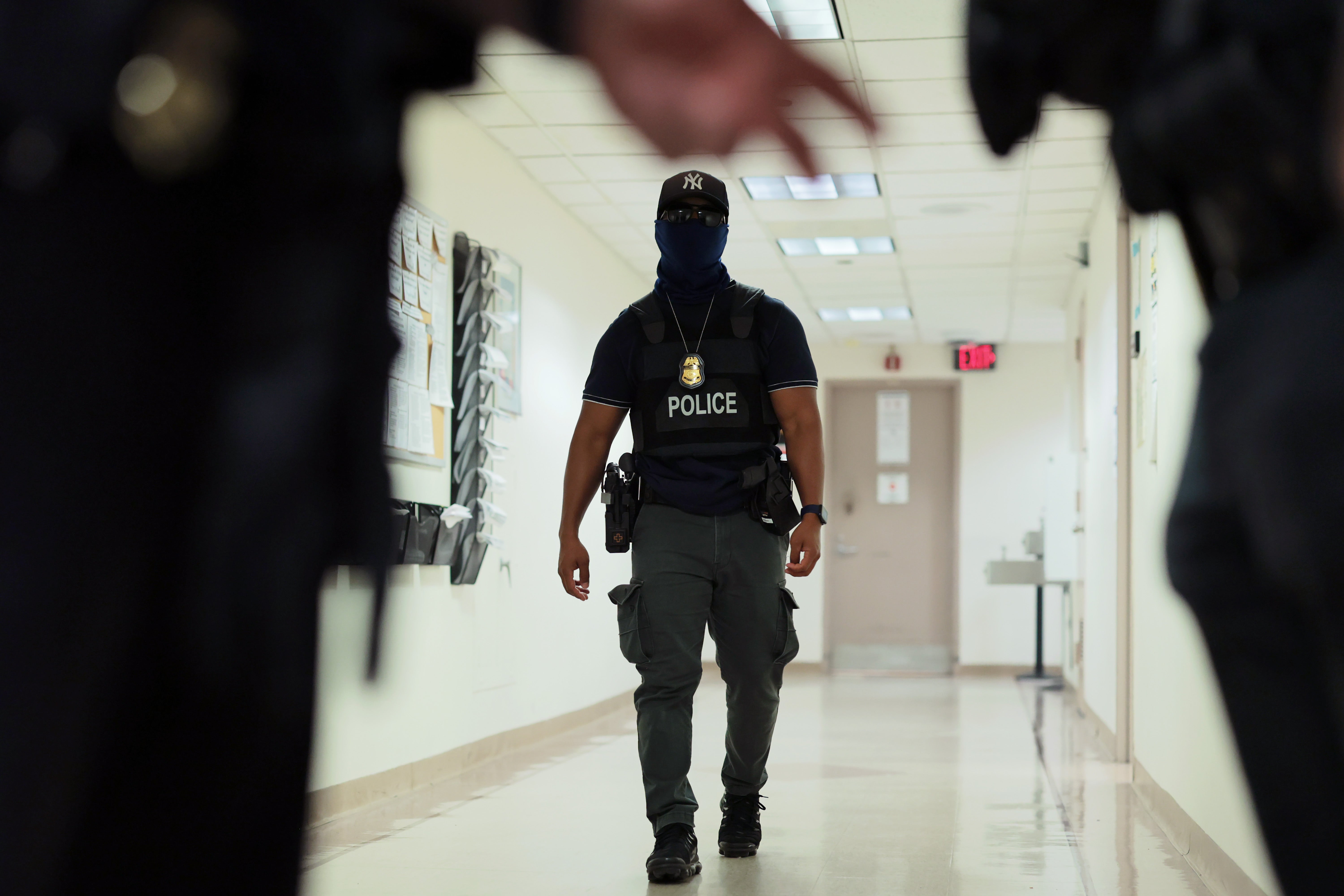 Imigracijske vlasti sada pregledavaju 