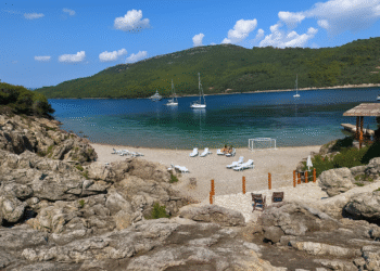 INCIDENT NA ŠIPANU Potjerali ženu i dijete s plaže jer “snimaju reality”