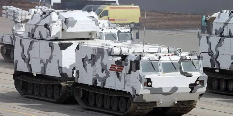 Iako mu je fokus na Ukrajini, Putin militarizira i Arktik