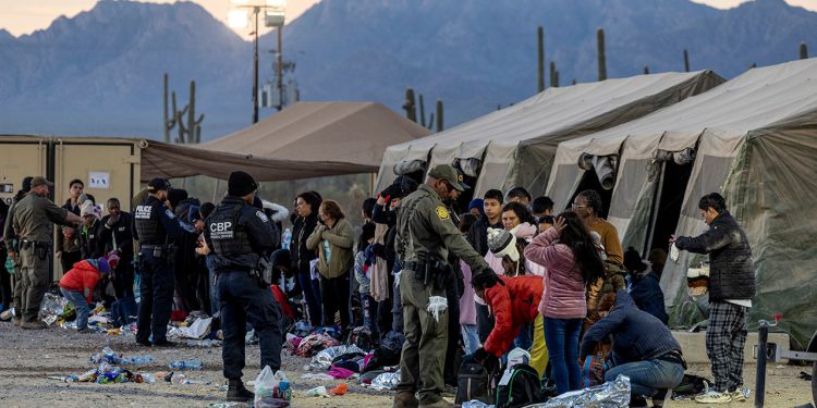Ilegalni imigranti navodno su dobili dozvole za mito od 200 dolara