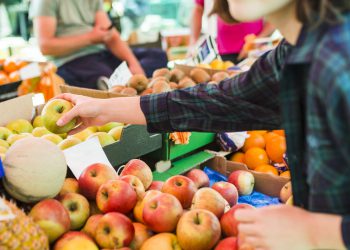 Inflacija u eurozoni stabilna, svježa hrana oštro poskupjela