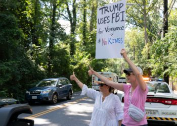 Intervju Maxwell -a sruši Trumpovu Bolton Revenge Tour, zaustavljanje odmah s stranice