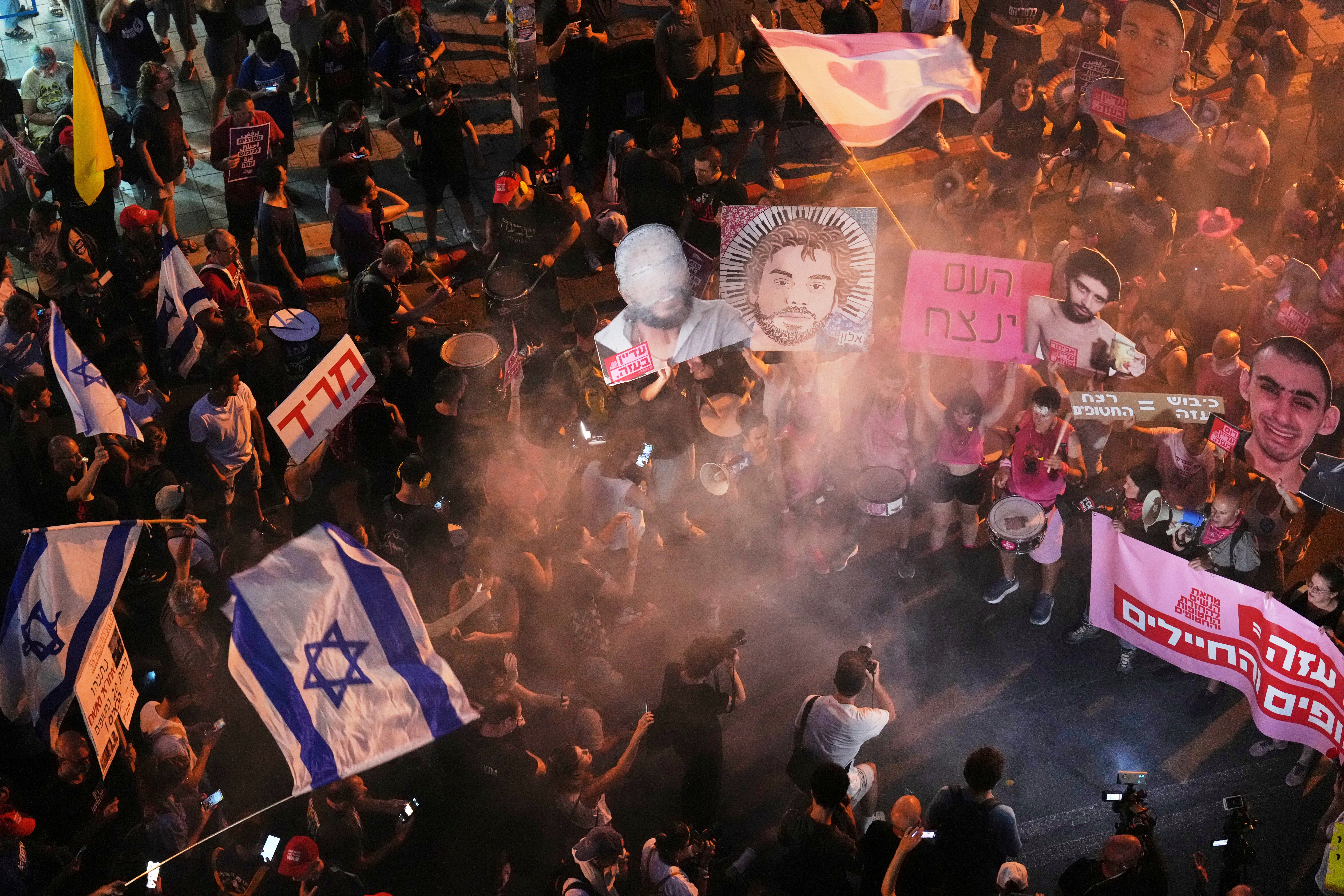 Prosvjedi su se pojavili oko Izraela dok se Netanyahu sastaje sa sigurnosnim kabinetom