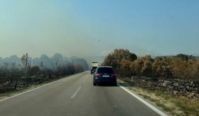 Izbio požar u Hodovu, promet usporen