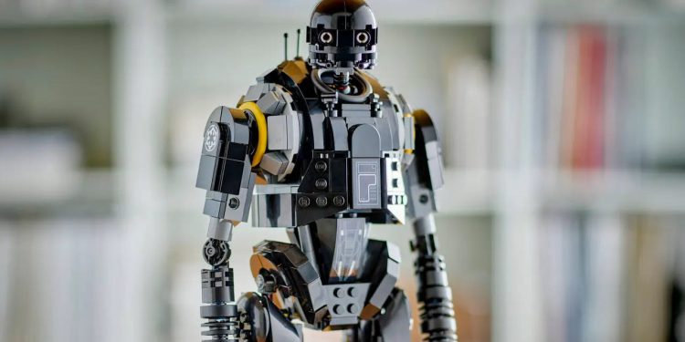 Izgradimo droida koji krade predstavu iz Rogue One i Andor