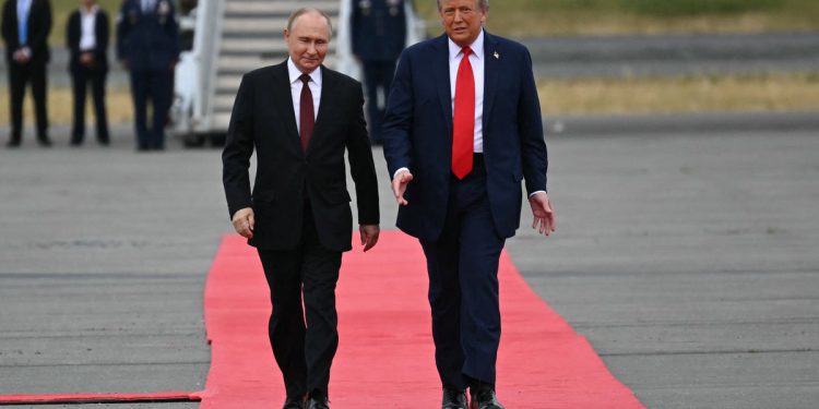 Izvadio je crveni tepih za optuženog ratnog zločinca i sve što je Trump dobio bio je poziv na Moskvu