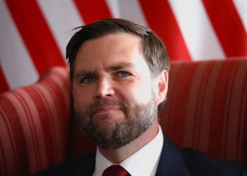 JD Vance kaže da je bilo “vrlo cool” da se Disneyland zatvori za njegov obiteljski odmor – ali se izvinjava za ‘duže linije’