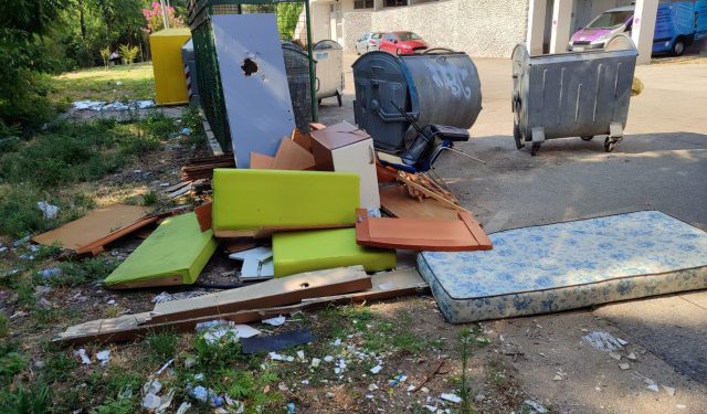 JP Komunalno Mostar provelo akciju uklanjanja krupnog otpada na više lokacija u gradu