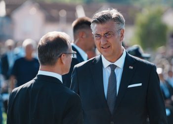 Janje, prase, bazen… Evo gdje su HDZ-ovci otišli nakon Knina