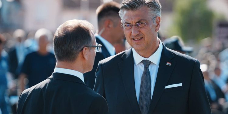 Janje, prase, bazen… Evo gdje su HDZ-ovci otišli nakon Knina