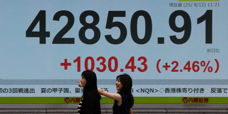 Japanski Nikkei na vrhuncu, Trump ruši povjerenje u dolar