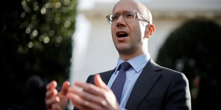 Jedanaesti pomoćnik Biden Ian Sams pojavljuje se u istrazi Odbora za nadzor kuće