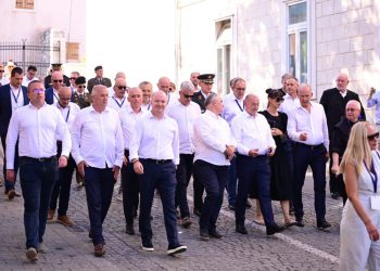 Jesu li se oni dogovorili što će odjenuti za Alku?