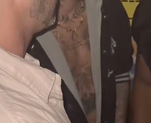 Justin Bieber Impersonator prevari se u noćnom klubu u Vegasu i nastupa za gužvu