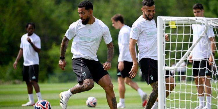 Juve, izlazi su otključani. Douglas i Nico prijavljuju Kolo Muani u Torinu: Odlučni sati