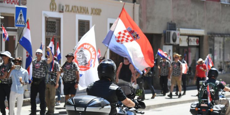 Knin očekuje na tisuće posjetitelja. Ako planirate i vi na proslavu ‘Oluje’ evo informacija koje trebate znati