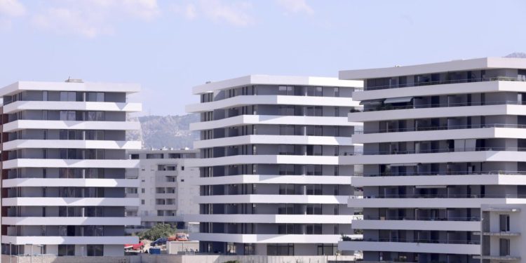 Koliko će koštati stanarina za priuštivi najam? Pogledajte primjer za četveročlanu obitelj s prihodima od 2.000 eura mjesečno