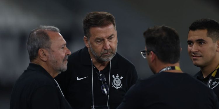 Korinćanima, iskorištavao korupcija, predsjednik Augusto Melo