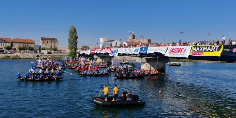 Krenuo je 28. Maraton lađa na Neretvi