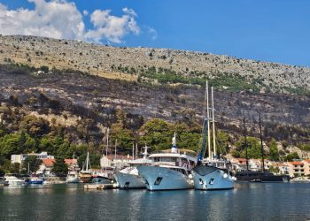 Krilo Jesenice bez struje – brodari pozvali mještane na svoje brodove