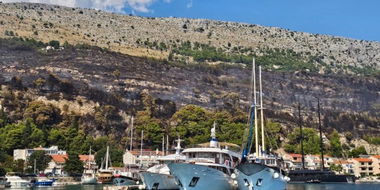 Krilo Jesenice bez struje – brodari pozvali mještane na svoje brodove