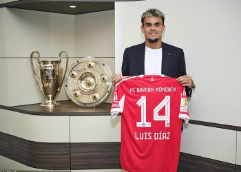 Legenda Bayern Münchena iznenađuje da pređe prstom u Luis Diaz nakon što je krilni igrač prebacio 70 milijuna funti iz Liverpoola