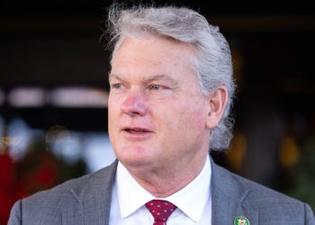 Majka i očuh Lakena Rileyja podržavaju velečasnog Mikea Collinsa za Senat