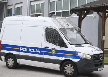 Majka za koju se sumnja da je ubila novorođenče u istražnom zatvoru. Evo koliku bi kaznu mogla dobiti