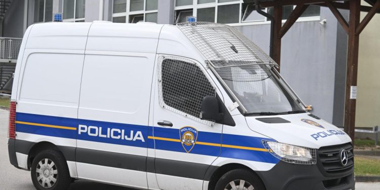 Majka za koju se sumnja da je ubila novorođenče u istražnom zatvoru. Evo koliku bi kaznu mogla dobiti