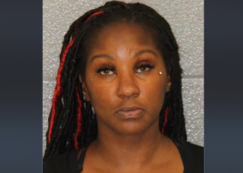 Mama je uhićena zbog ‘pucanja pucanja u zrak kako bi prekinula borbu na događaju u školi’