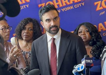 Mamdani apelira na ne-demokrate koji gledaju prema studenom općim izborima