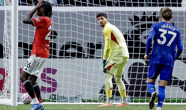 Man United Ayden Heaven postiže komičan vlastiti gol kao što je Everton u SAD -u drži stranu Ruben Amorim