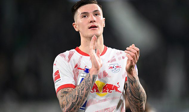 Man United “Zatvori se na Benjamin Sesko potpisujući” kao podzakuljni RB Leipzig Star “donosi konačnu odluku o preferiranom odredištu” usred prijenosa tegljača s Newcastleom