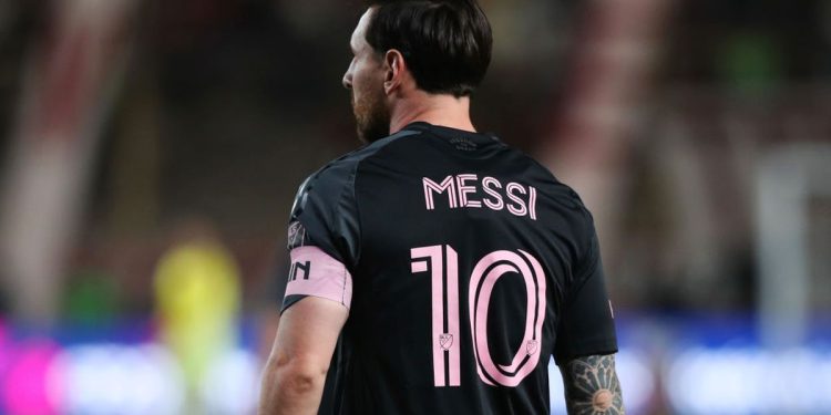 Messijev tjelohranitelj još uvijek u nevolji, ovješena šalicom liga