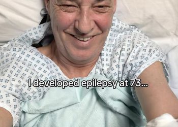 Michael Barrymore, 73, otkriva dijagnozu Shock Health koja je dovela do mini udara dok poseže za obožavateljima za podršku u srčanom postu