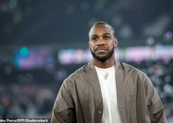 Michail Antonio cilja kopa u West Hamu u obrani zvijezde Newcastlea Alexander Isak i tvrdi da su igrači ‘meso’ u klubove