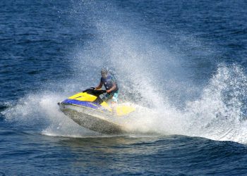 Mladi Austrijanac u Bibinjama jet skijem izazvao sudar skuterima, drugi mladić teško ozlijeđen!