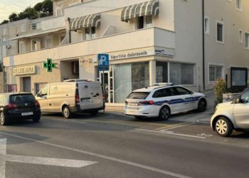 Mladi Britanac pao s apartmana u Ulici Iva Vojnovića, završio u bolnici