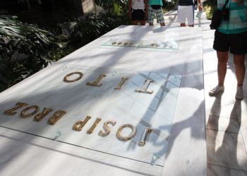 Muškarac bacio molotovljev koktel na Titov grob: ‘Zapalit ću ustaško leglo’