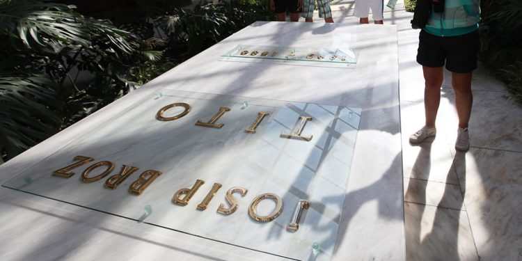 Muškarac bacio molotovljev koktel na Titov grob: ‘Zapalit ću ustaško leglo’