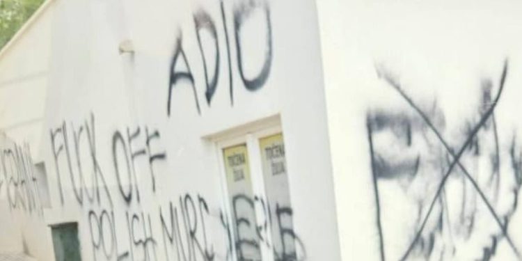 NAKON TRAGEDIJE Išarali kuću pijanih Poljaka: “F…ck off!”