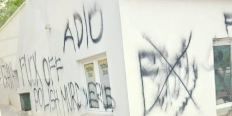 Nakon napada u kojem je preminuo 67-godišnjak, načelnik apelira: “Prodajte kuće, tu suživota više nema”