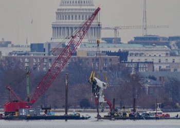 Naočale za noćni vid možda su ometale pilote helikoptera prije sudara DC Jet -a u kojem su poginuli 67, kažu stručnjaci