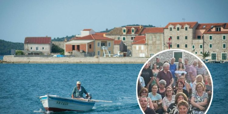 ‘Naš Amerikanac’ izradio rodoslovno stablo cijelog otoka na kojem su mu rođeni roditelji, ima 30.000 imena!