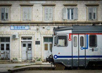 Neorganiziranost i kaos: ‘Pogledajte kako zemlja članica EU u 21. stoljeću dočekuje svoje goste koji dolaze u Dalmaciju’