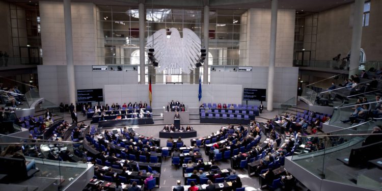 Nesloga unutar njemačke vladajuće koalicije po pitanje slanja vojnika u Ukrajinu