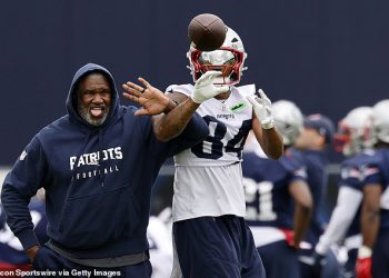 New England Patriots DC Terrell Williams trpi veliku zdravstvenu stranu dok se sruši u praksi