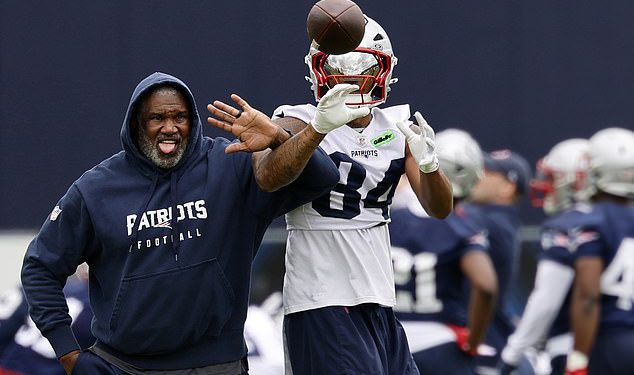 New England Patriots DC Terrell Williams trpi veliku zdravstvenu stranu dok se sruši u praksi
