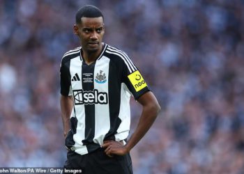 Newcastle je uzvratio nakon što je Alexander Isak prekinuo tišinu s Bombshell Post-om tvrdeći da je klub “prekinuo obećanja” dok Star Star pokušava prisiliti Liverpool Move